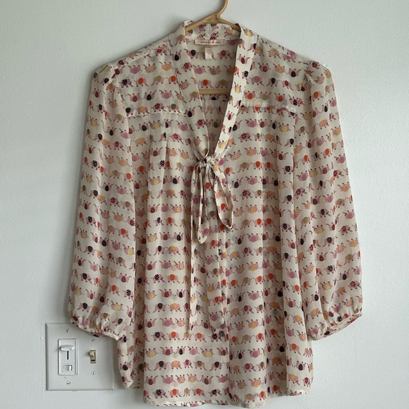 Elephant Novelty Print Blouse Medium Sheer 3/4 Sleeve Under Skies Button Down - Picture 2 of 8